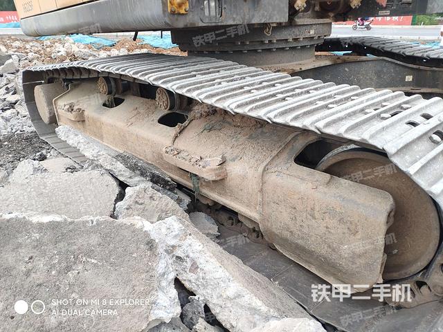 右侧履带整体(行走机构) 右侧履带整体(行走机构)