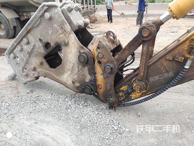 铲斗45度(工作和回转装置) 铲斗45度(工作和回转装置)