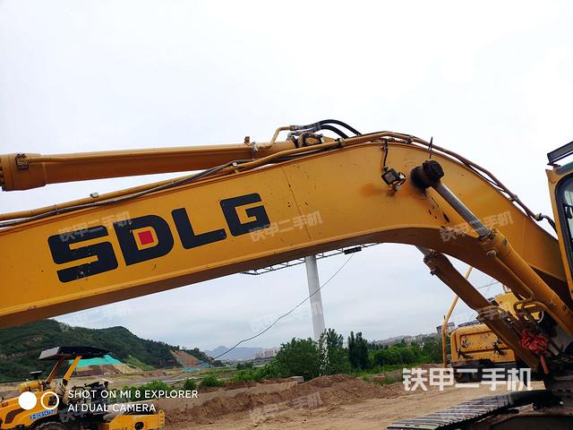 大臂整体 右侧(工作和回转装置) 大臂整体 右侧(工作和回转装置)