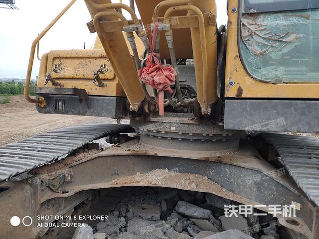 转盘和下车架正前(工作和回转装置) 转盘和下车架正前(工作和回转装置)