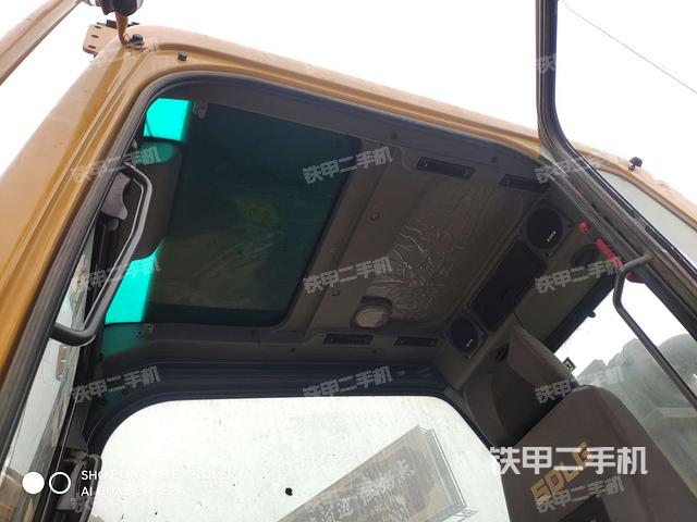 顶棚整体(驾驶室部分) 顶棚整体(驾驶室部分)