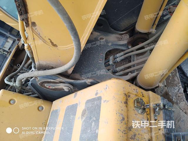 大臂根部 斜视(工作和回转装置) 大臂根部 斜视(工作和回转装置)