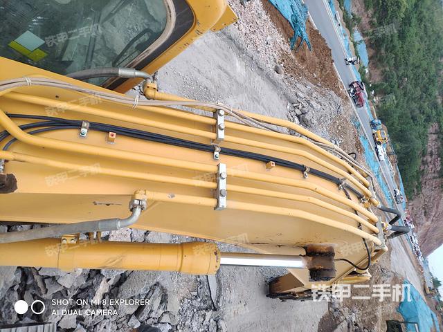 大臂背部俯视(工作和回转装置) 大臂背部俯视(工作和回转装置)