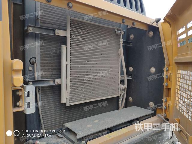 散热器正面(大件舱室) 散热器正面(大件舱室)