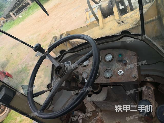 操作杆  档位(驾驶室部分) 操作杆  档位(驾驶室部分)