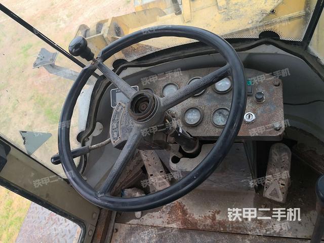 仪表盘(驾驶室部分) 仪表盘(驾驶室部分)