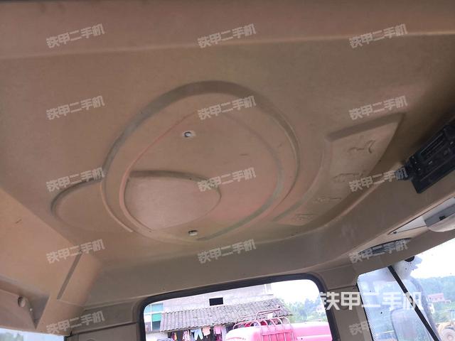 驾驶室内部(驾驶室部分) 驾驶室内部(驾驶室部分)