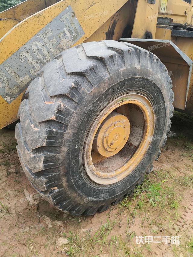 左前轮(行走机构) 左前轮(行走机构)