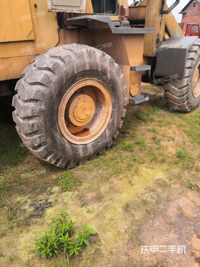 右前轮(行走机构) 右前轮(行走机构)