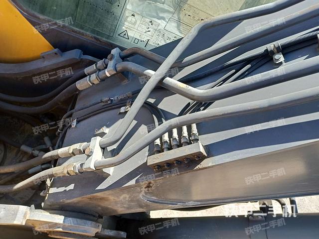 大臂背部俯视（工作和回转装置）