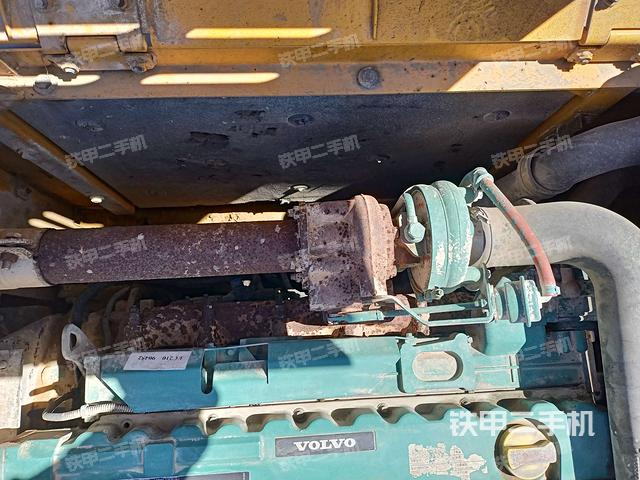 气门室盖螺丝特写（上车部件）