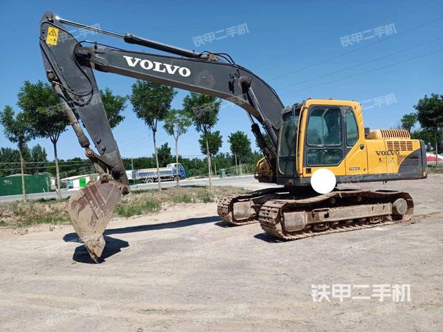 沃尔沃EC210B挖掘机