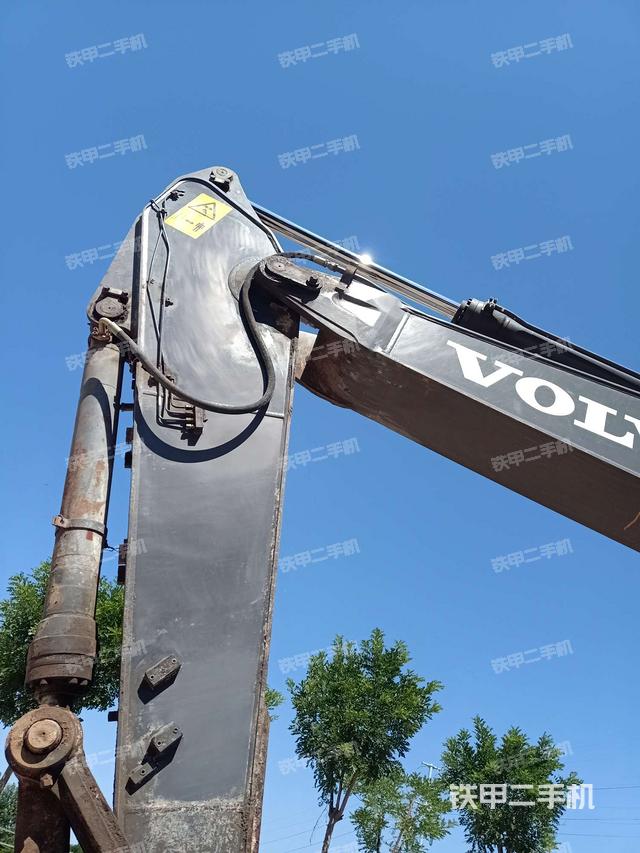 小臂整体左后（工作和回转装置）