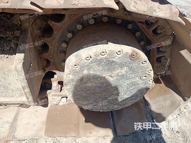 右驱动轮（行走机构）