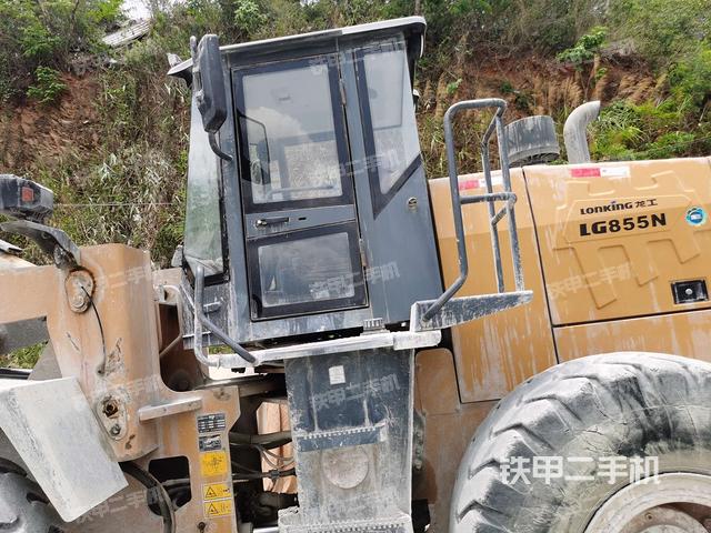 驾驶室正侧（驾驶室部分）