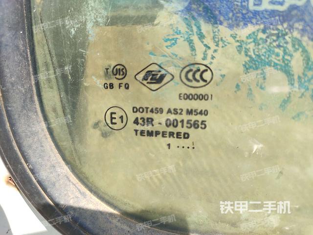 后窗玻璃角标（驾驶室部分）