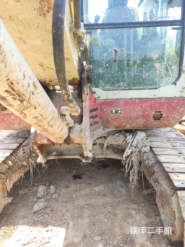 转盘和下车架正前（工作和回转装置）