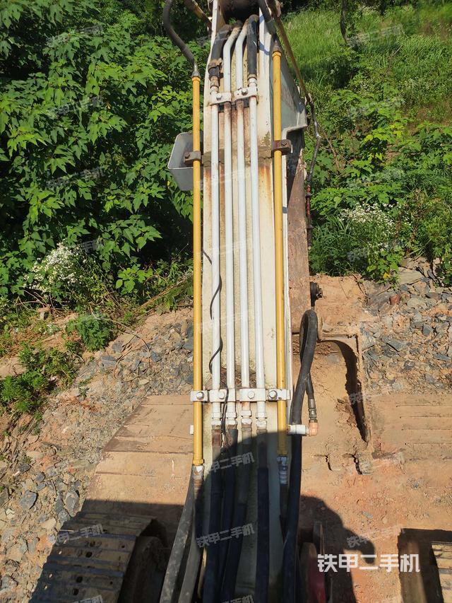 大臂背部俯视（工作和回转装置）