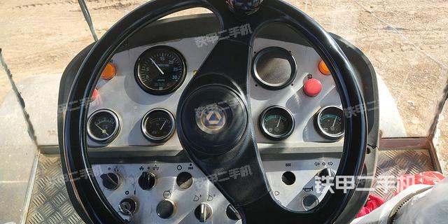 仪表盘(驾驶室/操作室) 仪表盘(驾驶室/操作室)