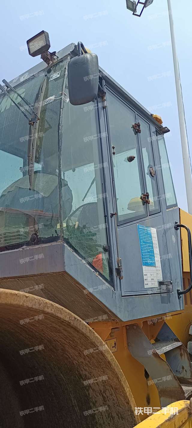 驾驶室顶部(驾驶室/操作室) 驾驶室顶部(驾驶室/操作室)