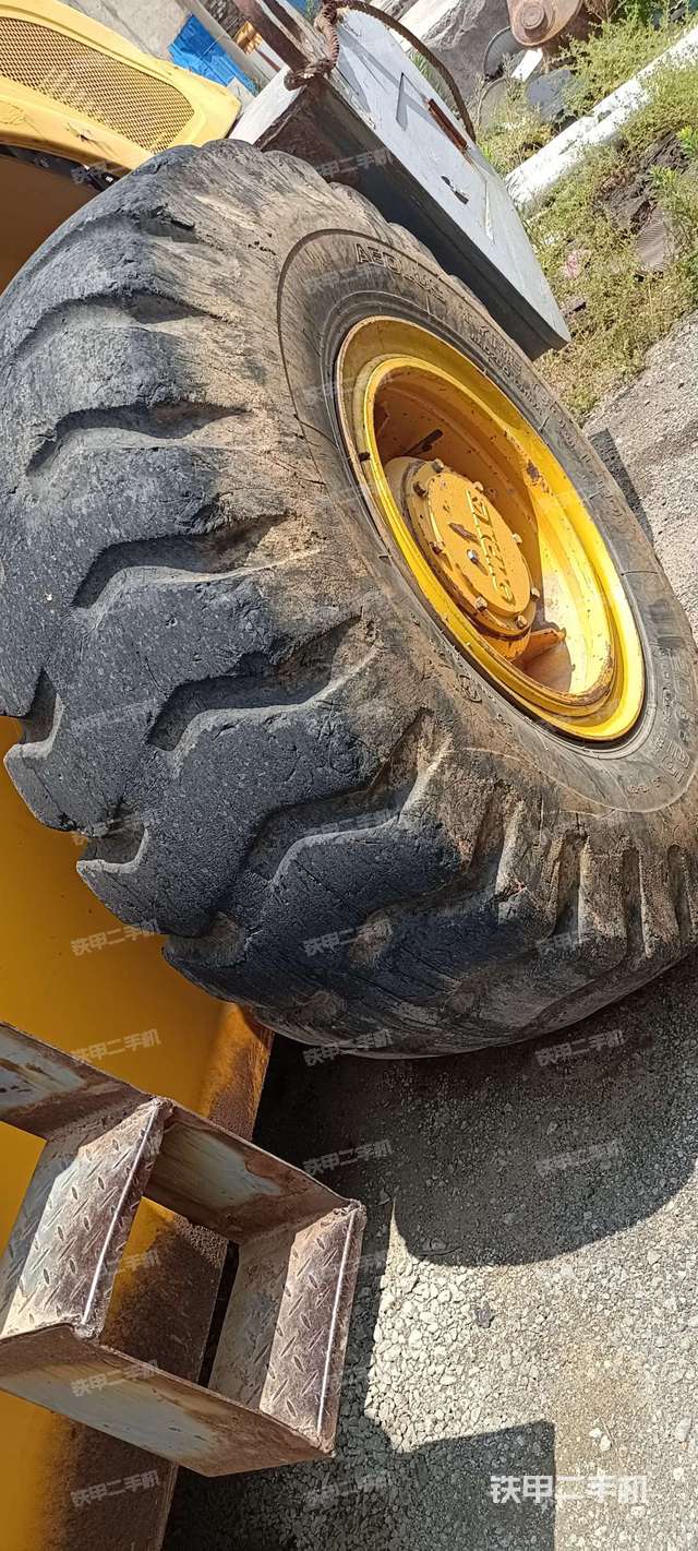 左驱动轮/左后轮(行走机构) 左驱动轮/左后轮(行走机构)