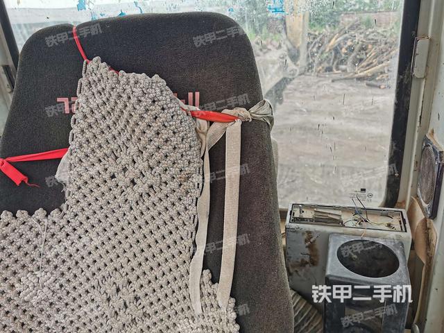 后窗玻璃角标（驾驶室部分）