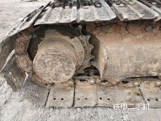 右驱动轮（行走机构）