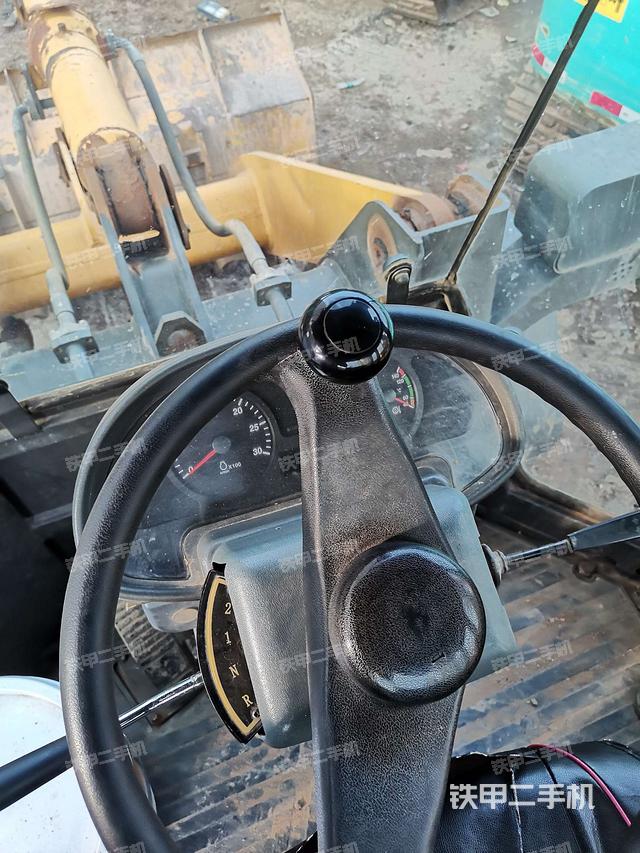 曲靖市二手山东临工l933装载机-操作杆  档位实拍图-346