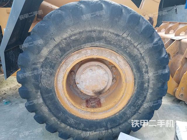 左前轮（行走机构）