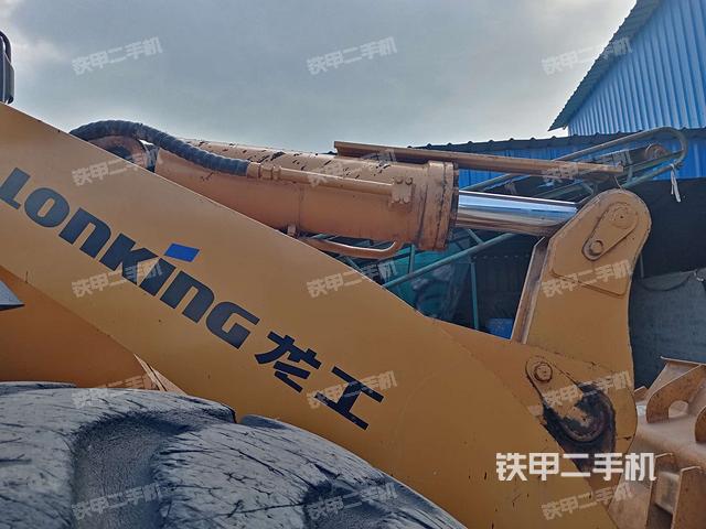 铲斗油缸侧面（工作装置）