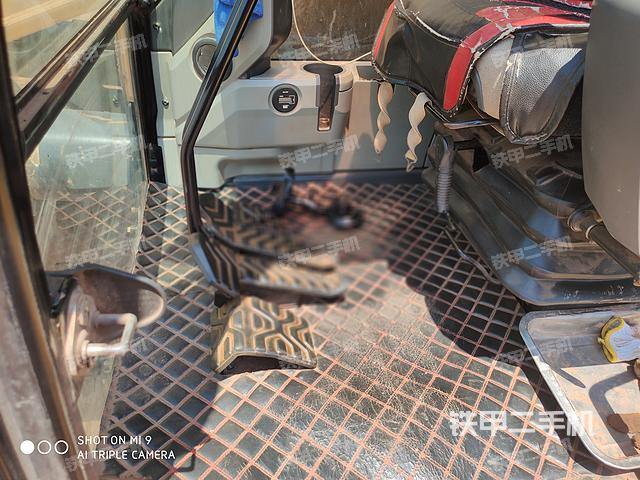 駕駛室頂部（整機(jī)外觀）