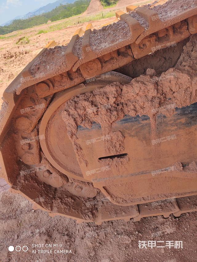 單側(cè)履帶整體（整機(jī)外觀）