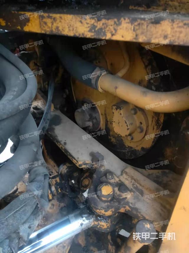 发动机左侧（整机外观及大件）