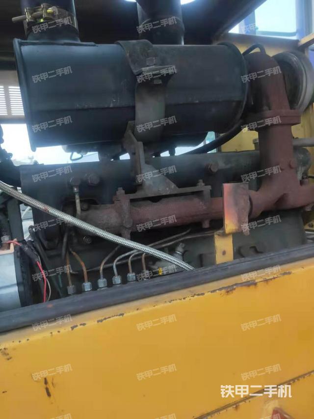 发动机右侧（整机外观及大件）