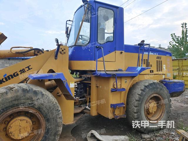 龙工LG833装载机