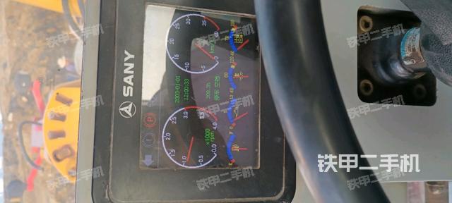 驾驶室操作台（设备外观及核心部件）