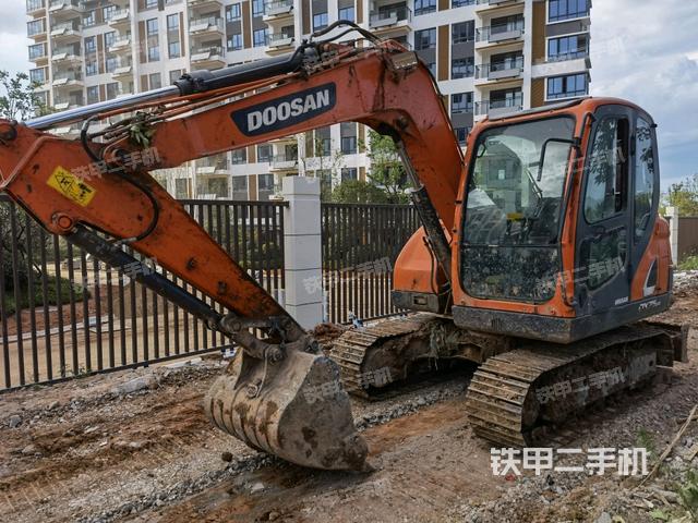 斗山DX75-9C挖掘机