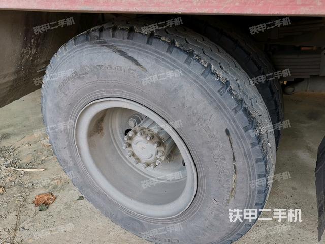 右引导轮/右前轮（行走机构）