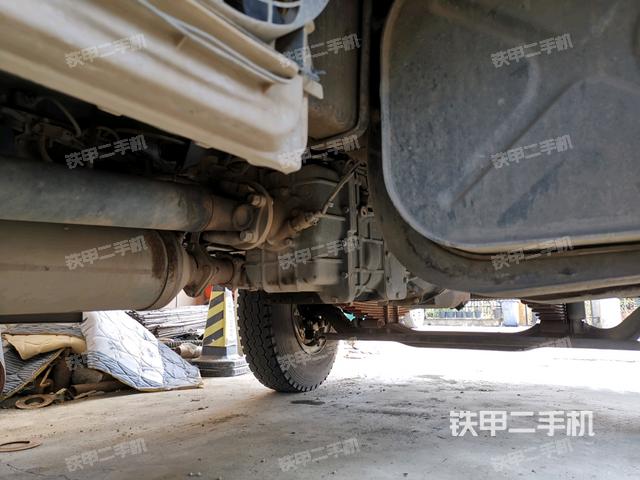 前驱动桥和传动轴（液压/传动系统）