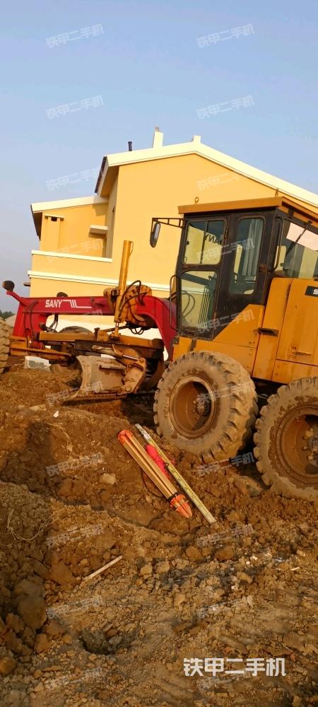 整机左侧（设备外观及核心部件）