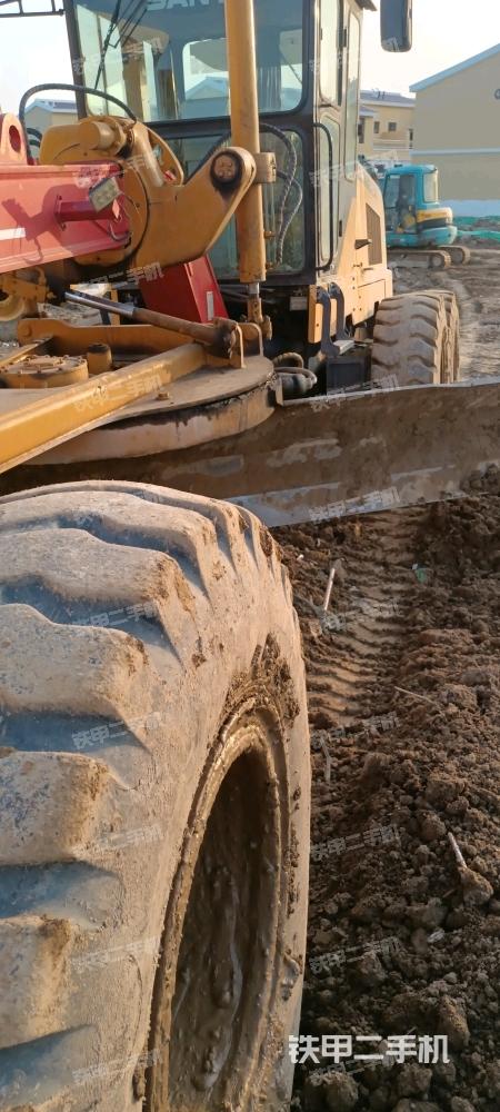 整机右后45°（设备外观及核心部件）