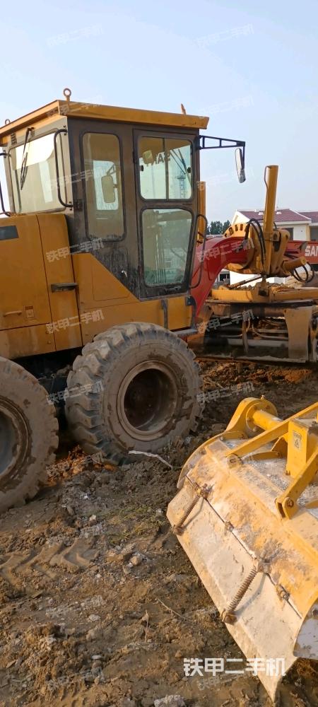 整机右侧（设备外观及核心部件）