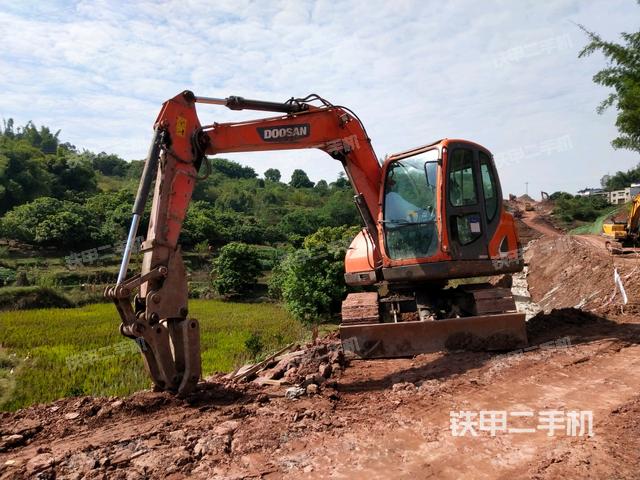 斗山DX75-9C挖掘机