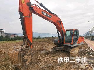 斗山DX260LC-9C挖掘機實拍圖片