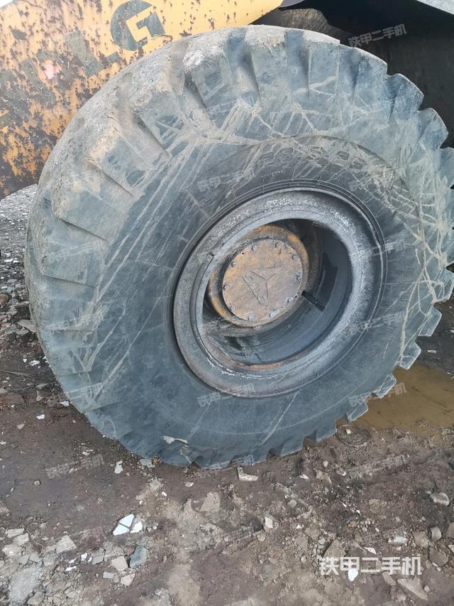 左前轮（行走机构）