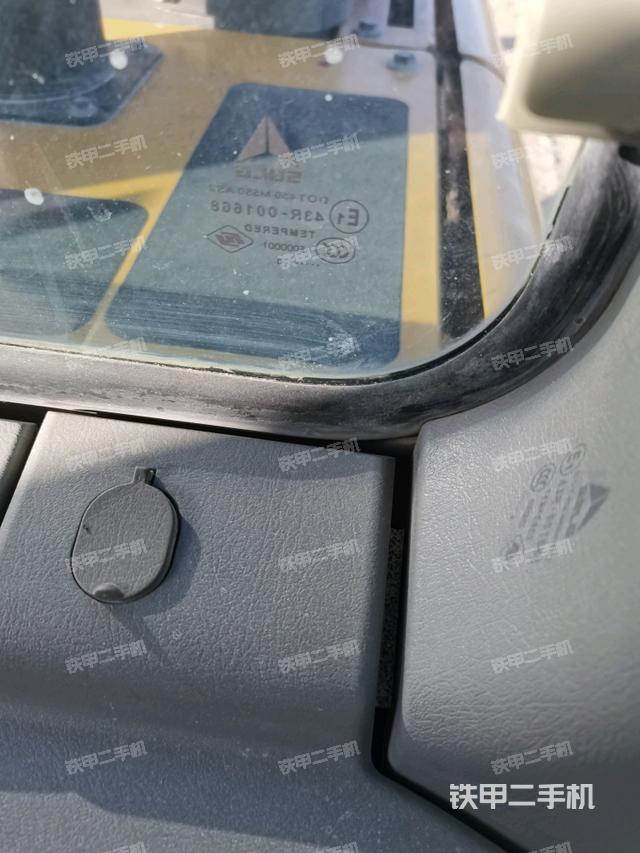 后窗玻璃角标(驾驶室部分) 后窗玻璃角标(驾驶室部分)