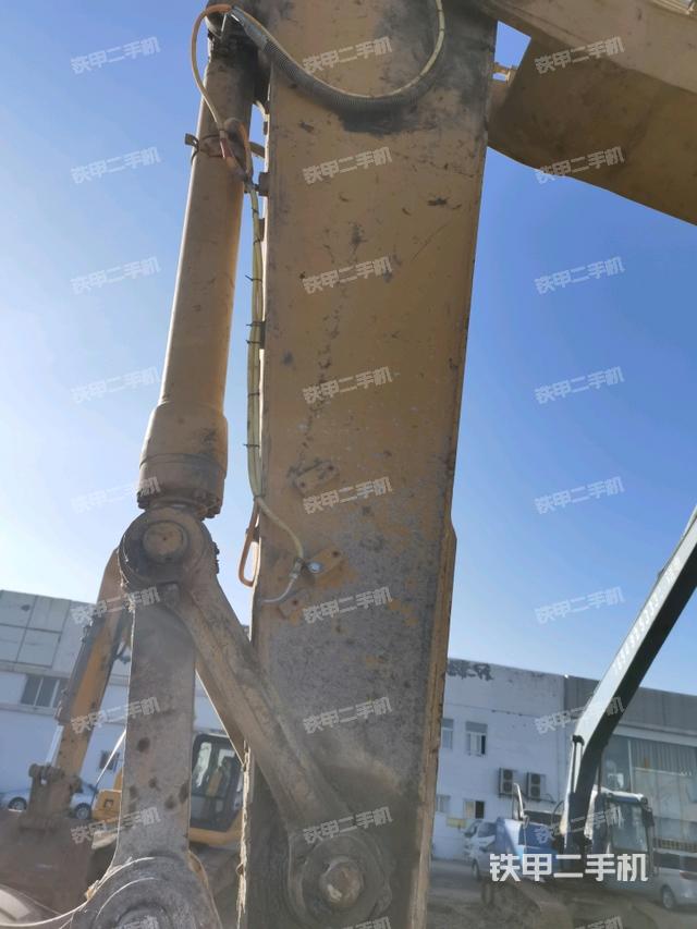 小臂整体左后（工作和回转装置）