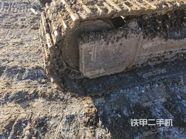 左导向轮(行走机构) 左导向轮(行走机构)