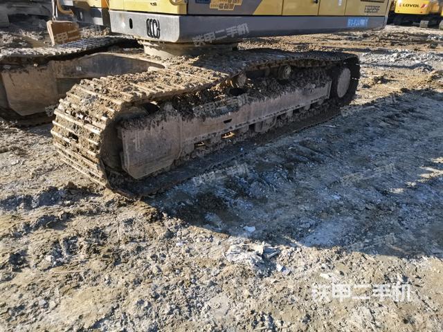 左侧履带整体 （行走机构）