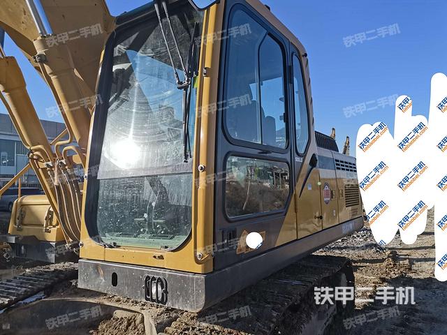 驾驶室左前45度（驾驶室部分）